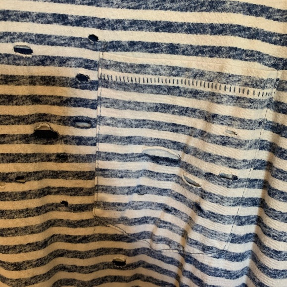 Free people destroyed “tommy” slide slit tee shirt - Picture 6 of 10